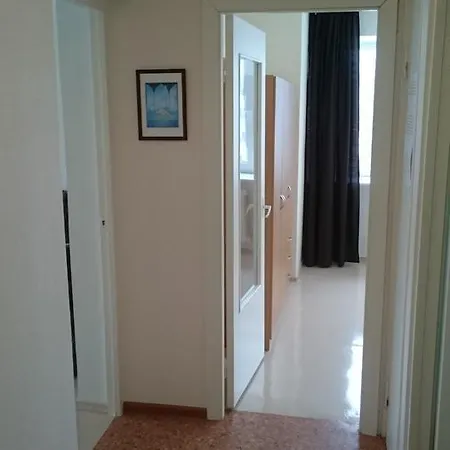 Διαμέρισμα Pirni *